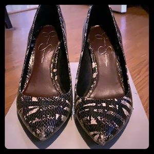 Jessica Simpson Pumps size 8.5